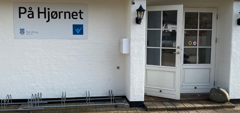 Indgang til værestedet På Hjørnet